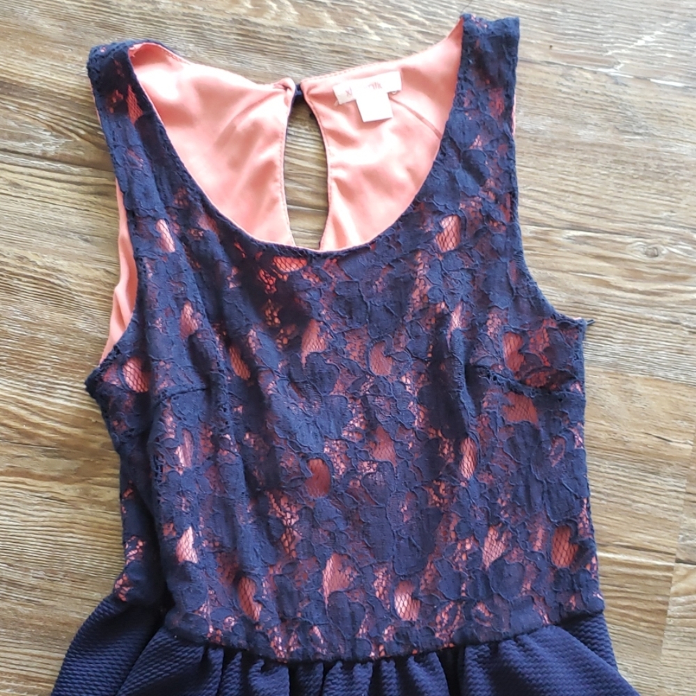 Dress - Picture 2 of 4